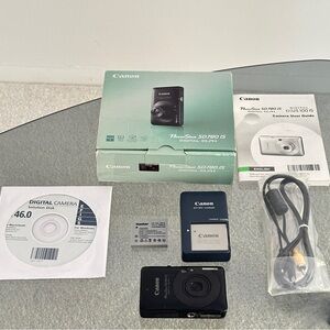Canon SD780 IS Black Digital Camera with Accessories